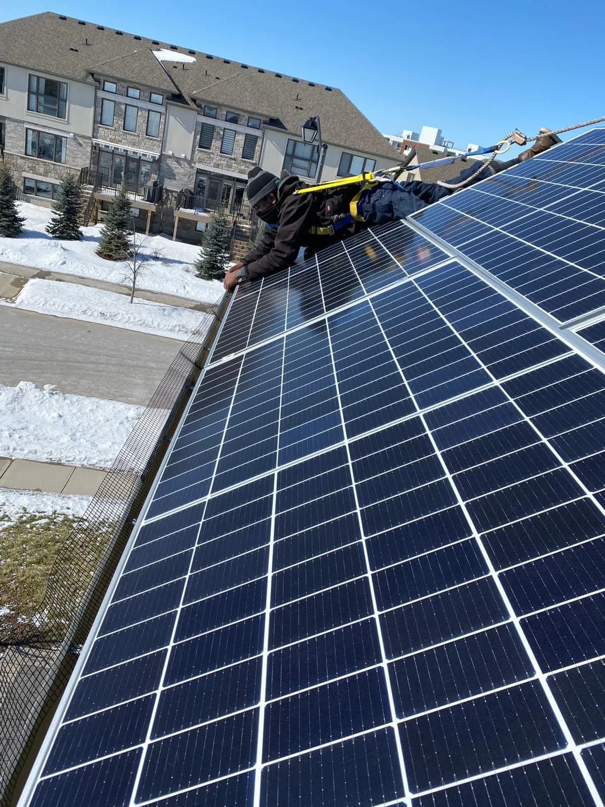 HRS Rebate vs Net Metering Ontario 2026: Which Path Wins? - Ontario Financing Programs